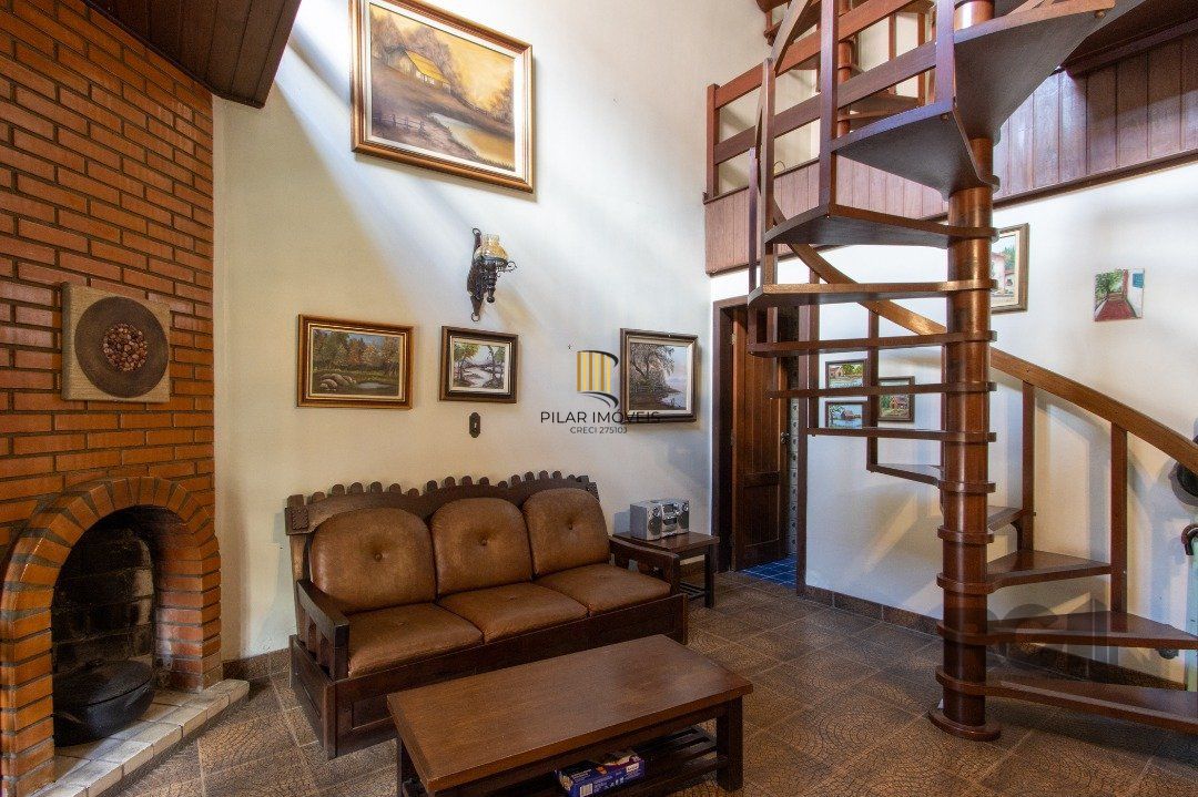 Casa para Venda - 500m², 4 dormitórios, sendo 1 suites, 4 vagas - Coronel Aparício Borges