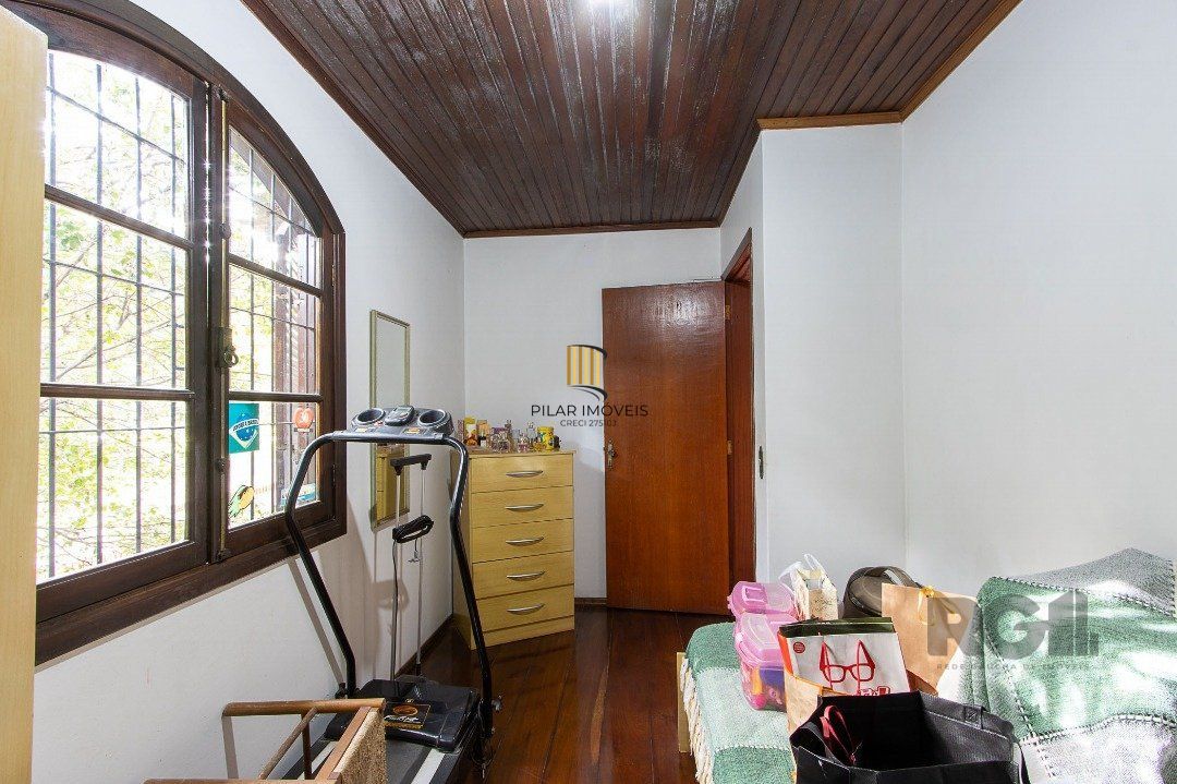 Casa 4 Dormitório(s) Bairro Nonoai