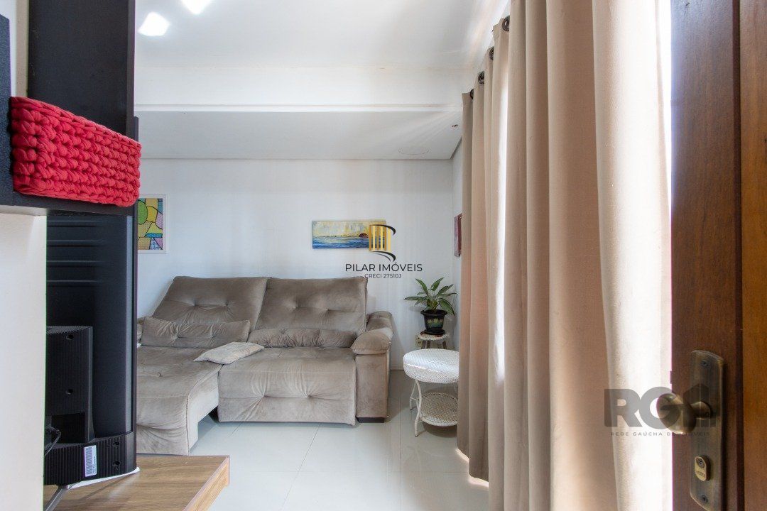 Excelente oportunidade de casa à venda em condomínio fechado no Reserva Guarujá, localizado na Avenida da Serraria em Porto Alegre.