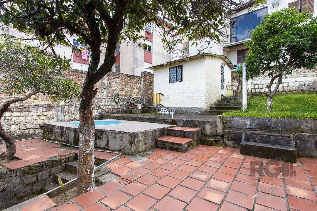 Casa 2 dormitórios no bairro Cristal