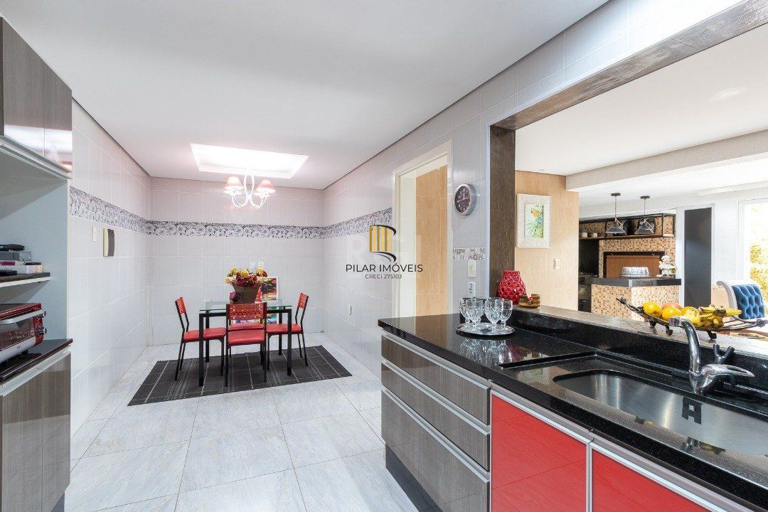 Casa para Venda - 342m², 3 dormitórios, sendo 2 suites, 2 vagas - Espírito Santo