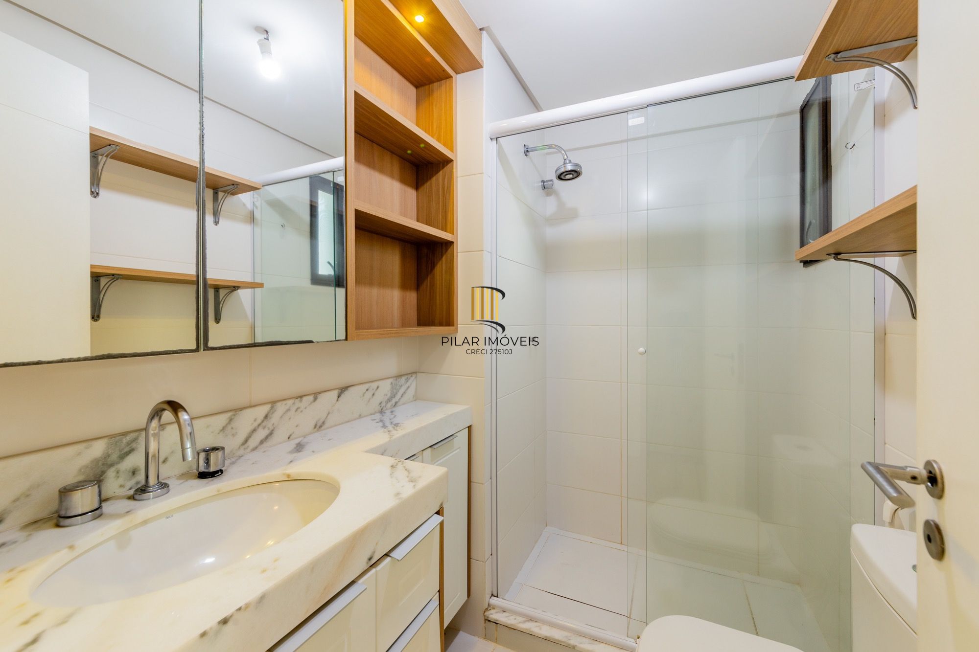 Apartamento com 2 suites, lavabo e 2 vagas de garagem no Bairro Rio Branco