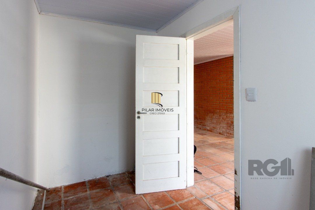 Casa para Venda - 337m², 3 dormitórios, sendo 1 suites, 3 vagas - Cristal