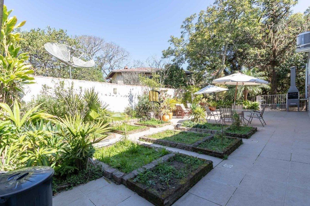 Casa para Venda - 250m², 3 dormitórios, sendo 1 suites, 3 vagas - Tristeza