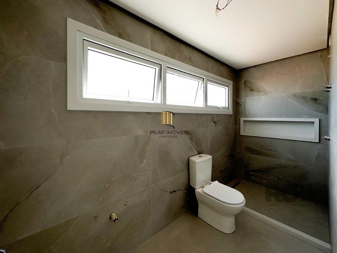 Casa Condominio para Venda - 300m², 4 dormitórios, sendo 4 suites, 2 vagas - Alphaville