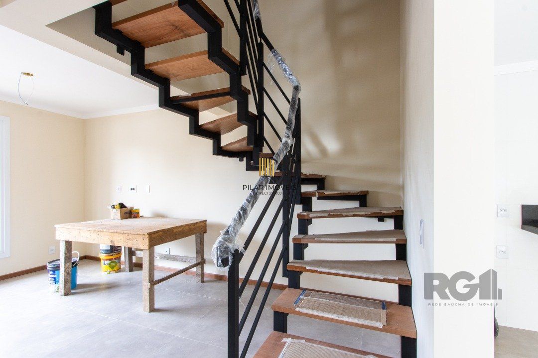 Casa 2 dormitórios no bairro Guarujá