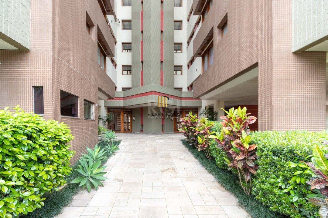 Cobertura para Venda - 302m², 4 dormitórios, sendo 1 suites, 3 vagas - Menino Deus