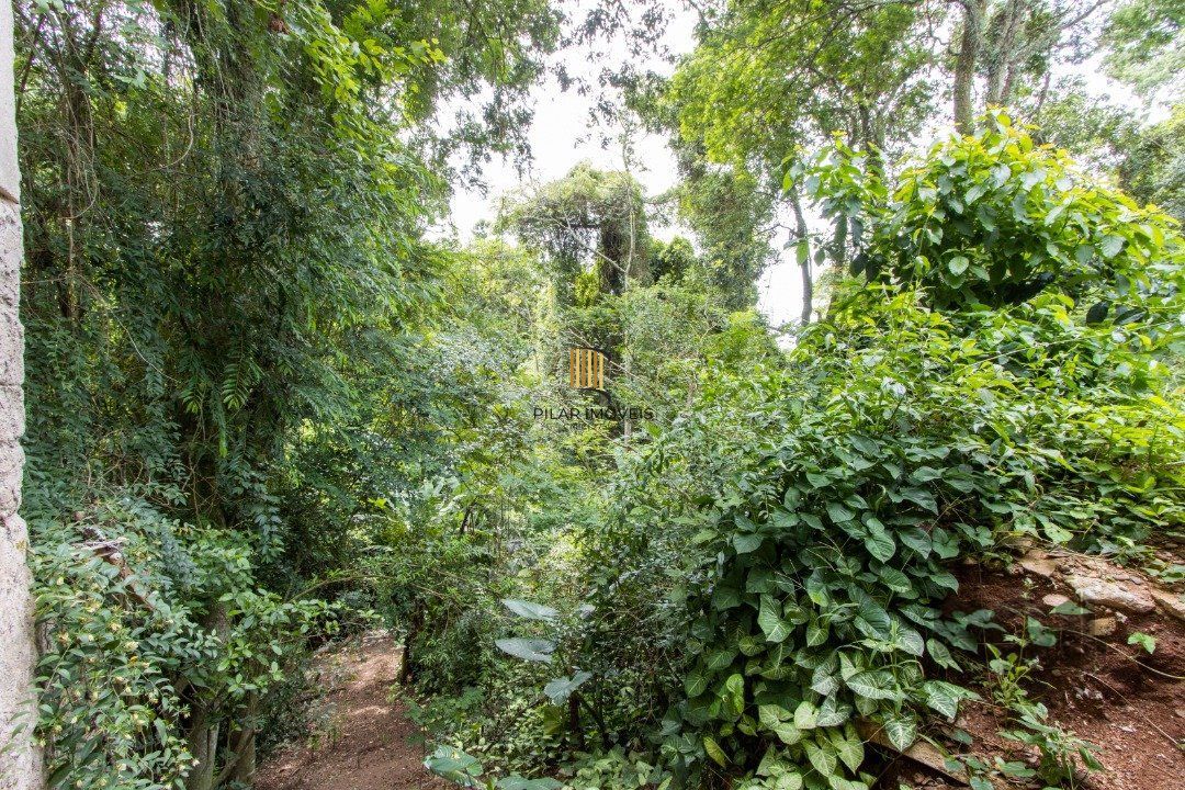 Casa | 3 quartos | 2 Suítes | 4 vagas cobertas | 260m2 Privativos | Bairro Santa Tereza