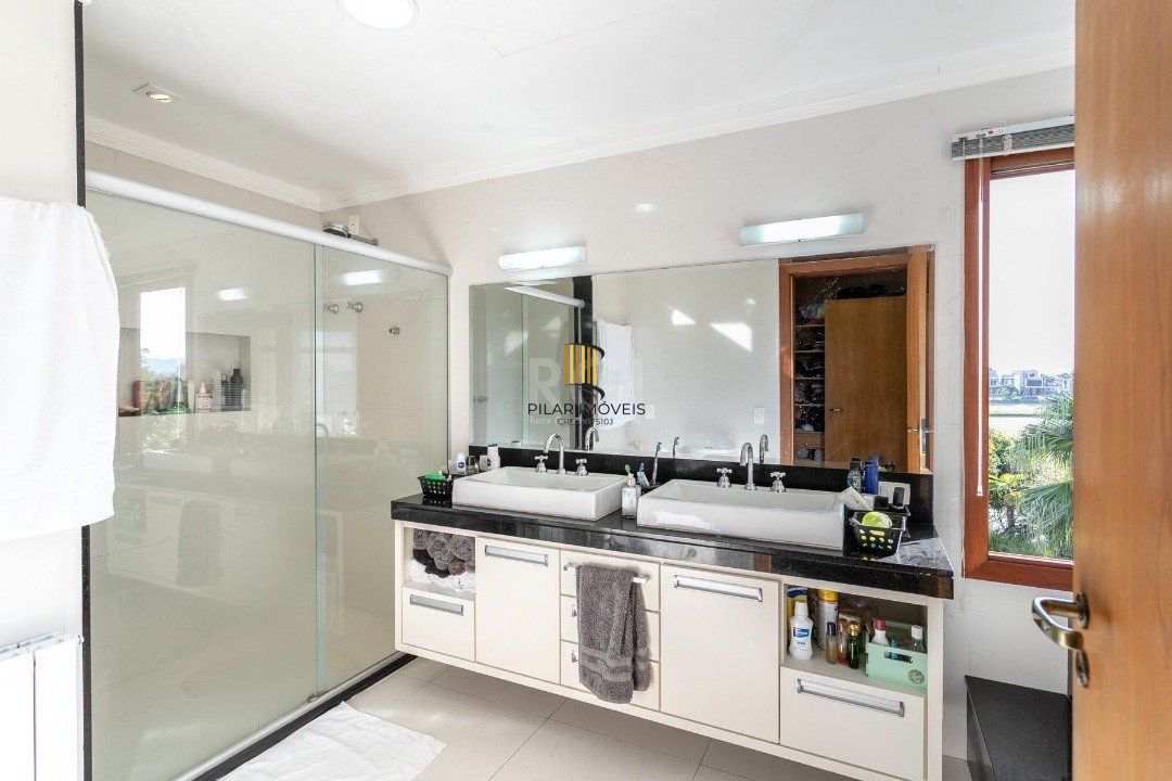 Casa Condominio para Venda - 670m², 5 dormitórios, sendo 5 suites, 4 vagas - Terra Ville