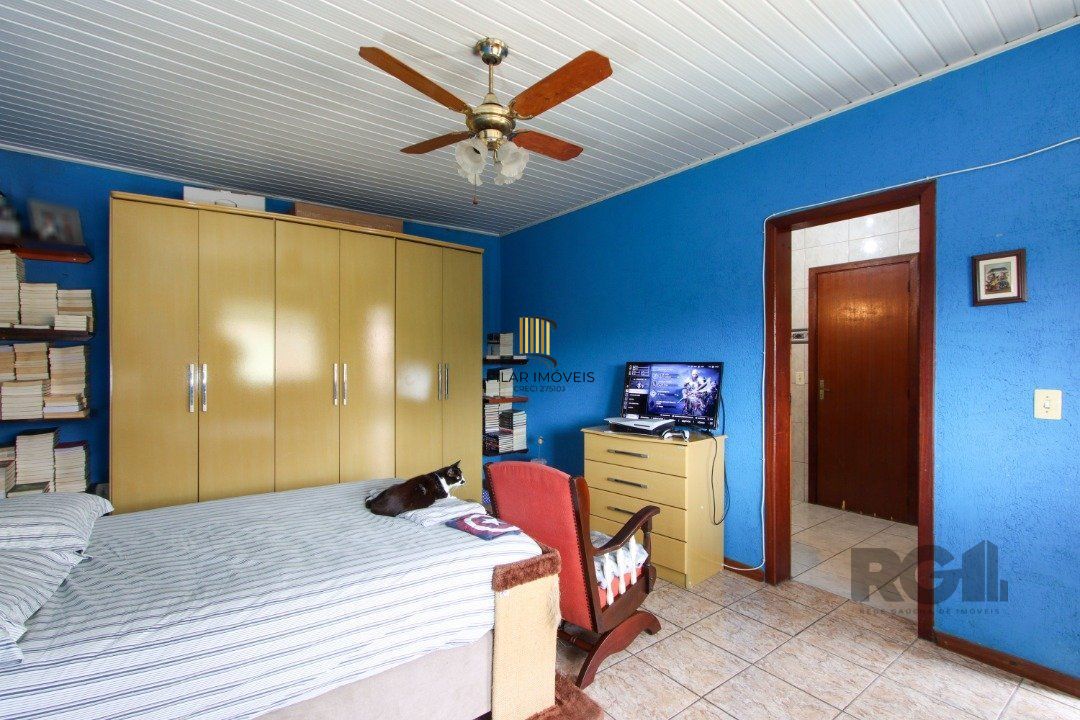 Excelente Casa Tipo Sobrado de alvenaria