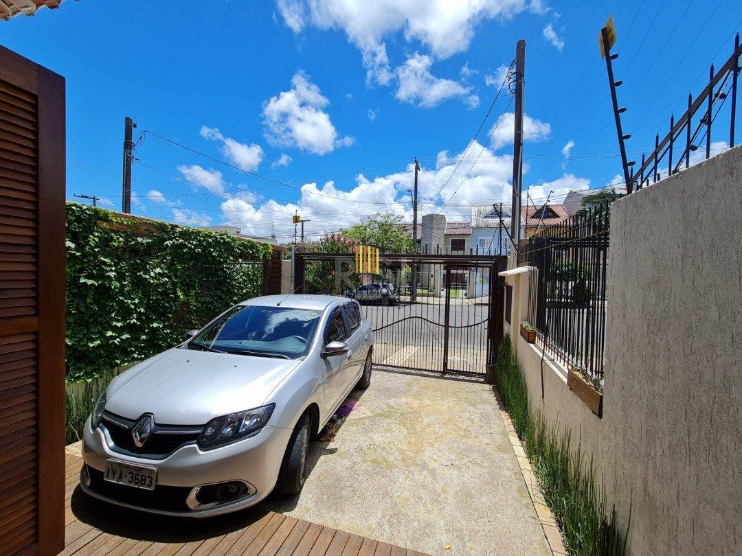 Casa para Venda - 182m², 3 dormitórios, sendo 3 suites, 2 vagas - Guarujá/ Portal do Guarujá