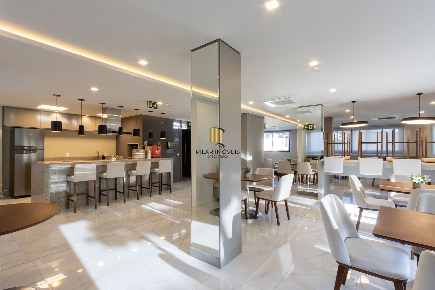 Apartamento 2 dormitórios no bairro Azenha