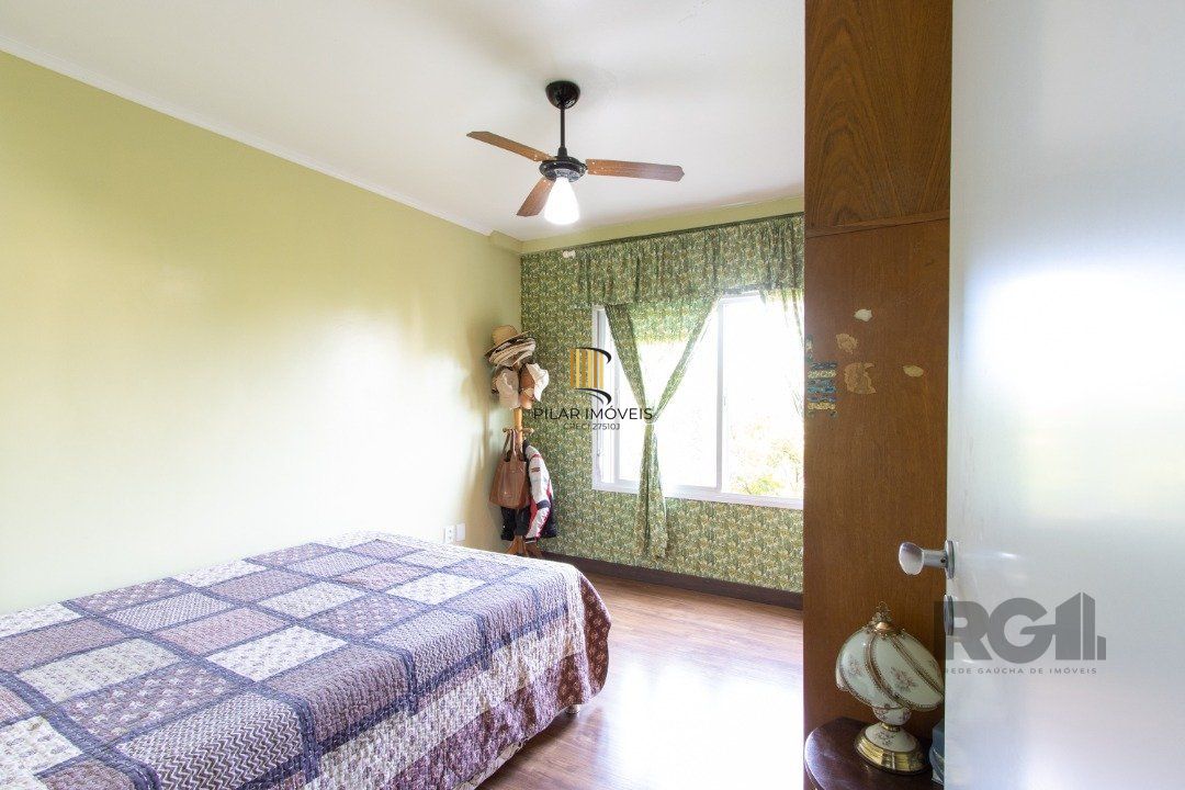 Apartamento reformado de 124m² privativos- 3 dormitórios sendo 1 suíte no bairro Medianeira