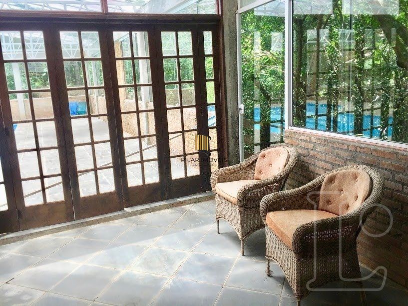 Casa para Venda - 570m², 3 dormitórios, sendo 1 suites, 2 vagas - Hípica