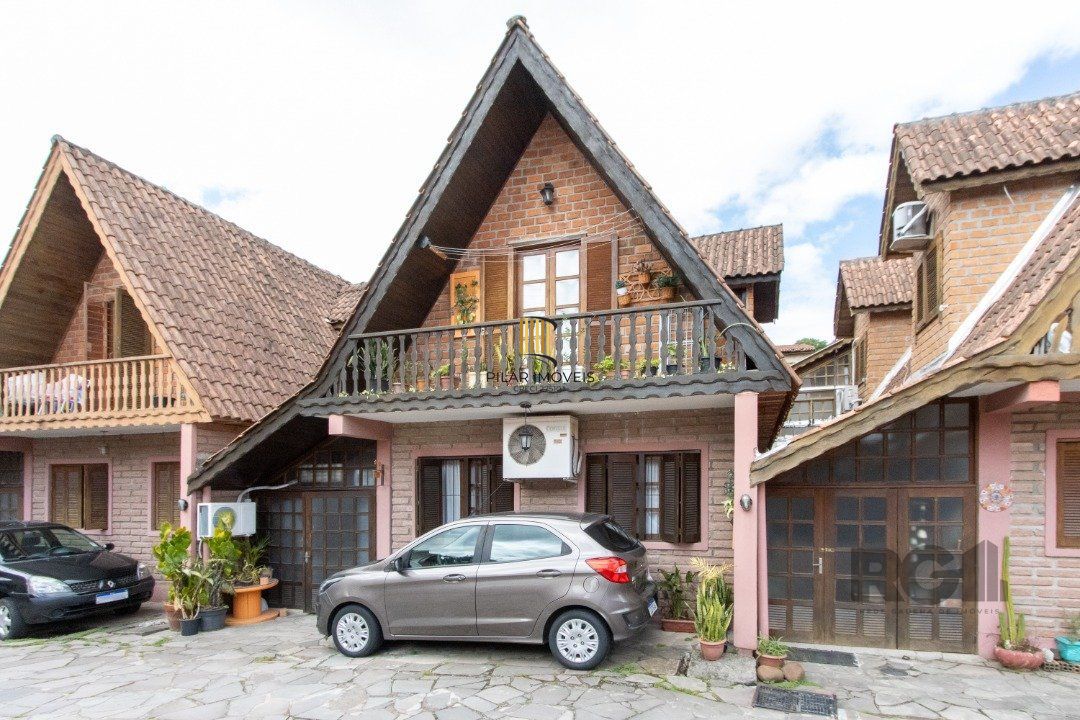 Casa em condomínio, 135m² privativos, 3 quartos, 2 vagas - Bairro Glória