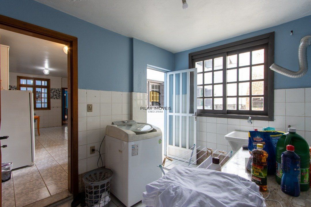 Casa 3 dormitórios no bairro Nonoai