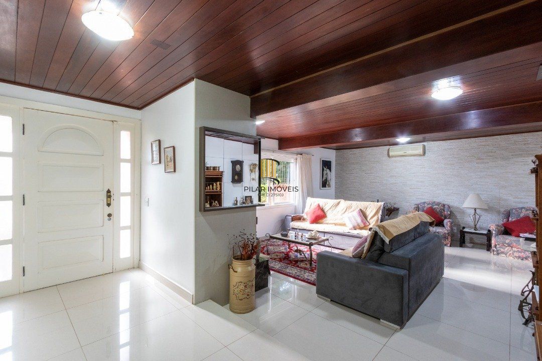 Casa para Venda - 300m², 4 dormitórios, sendo 2 suites, 4 vagas - Vila Assunção