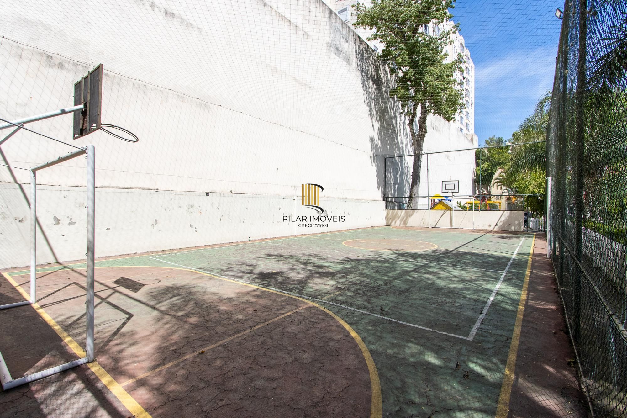 Casa em condominio com piscina