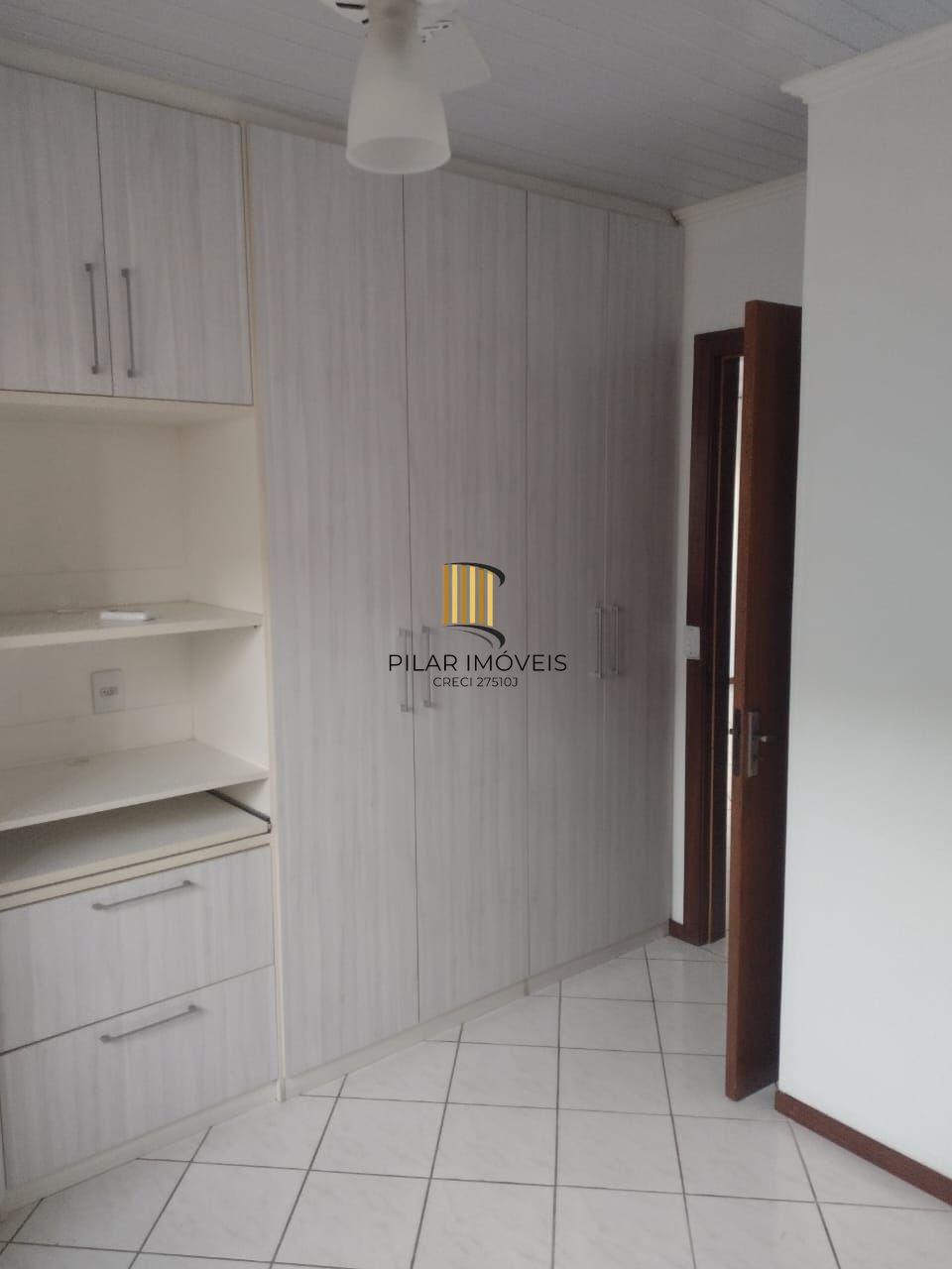 Casa 2 dormitórios no bairro Hípica