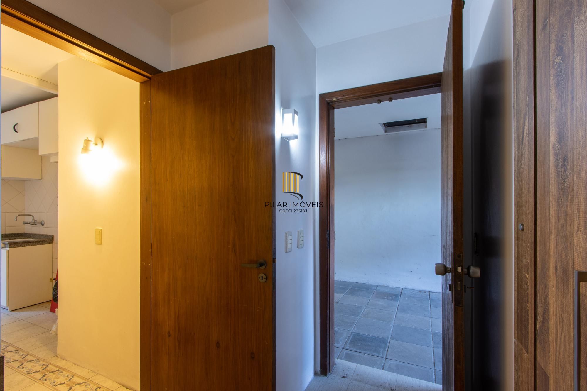 Excelente Casa em Condominio Fechado com 440,60m Dormitórios, sendo 2 Suítess
