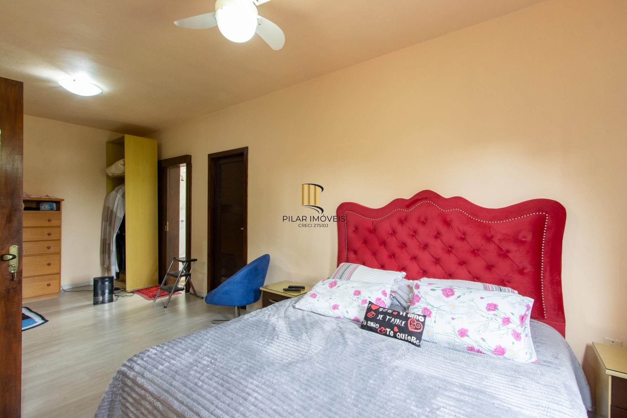 Casa 3 dormitórios no bairro Vila Nova