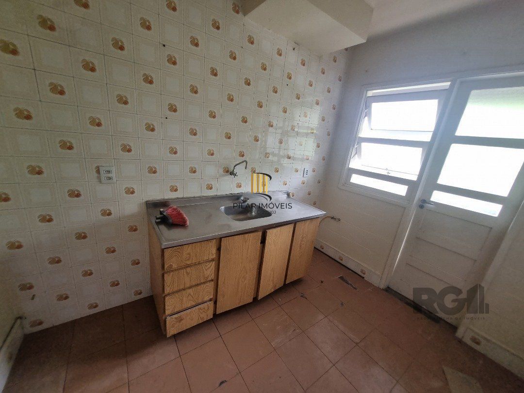 Apartamento, 2 quartos, 1 vaga escriturada, elevador - Bairro Bom Fim