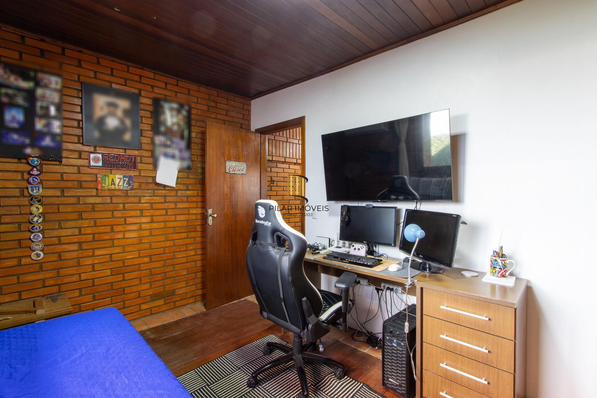 Casa 5 dormitórios no bairro Teresópolis