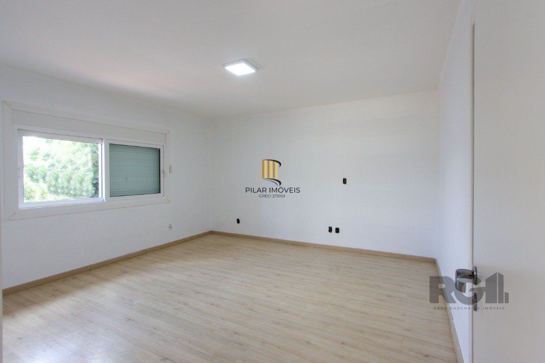 Casa com 4 quartos, com 347,57 m 2 privativos