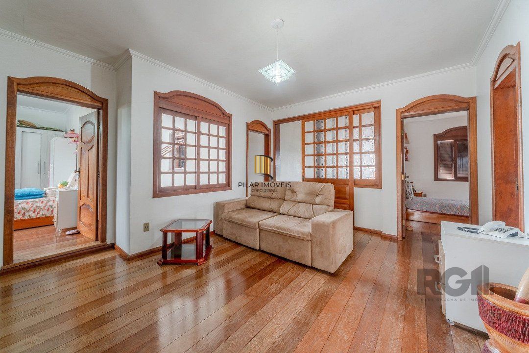 Casa para Venda - 646m², 4 dormitórios, sendo 2 suites, 4 vagas - Jardim Isabel