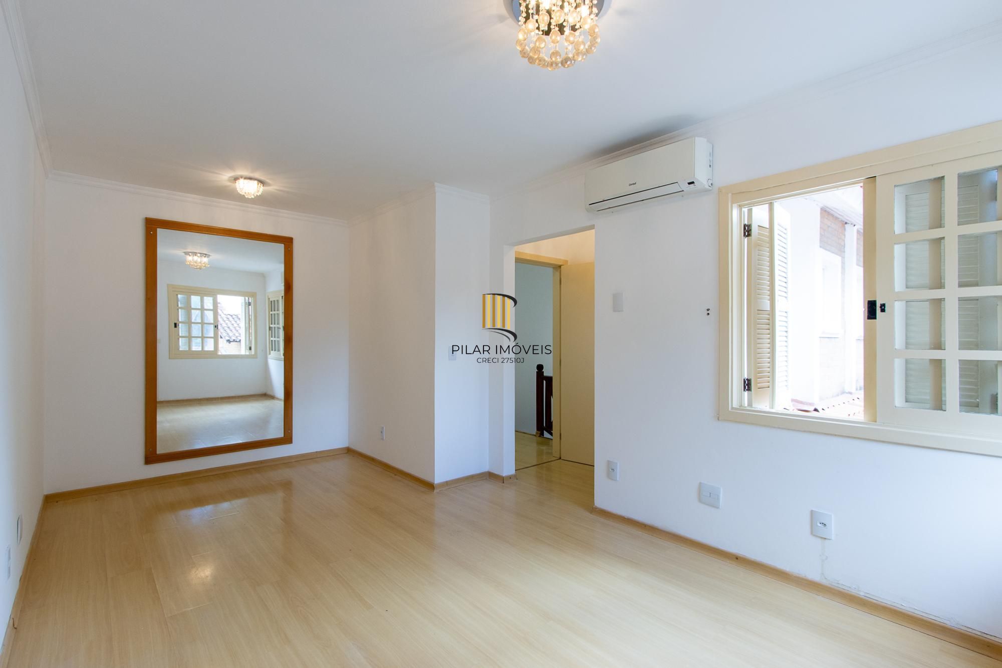 Casa em condomínio, 3 dormitórios (1 suite) 2 vagas - Jardim Isabel