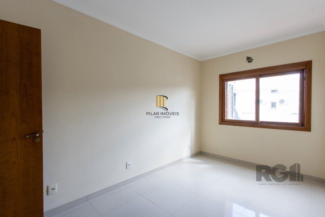 Casa 3 dormitórios no bairro Hípica