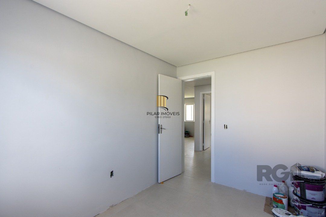Casa  no Bairro Hípica, 100% reformada, 2 dormitórios, 1 vaga de garagem.
