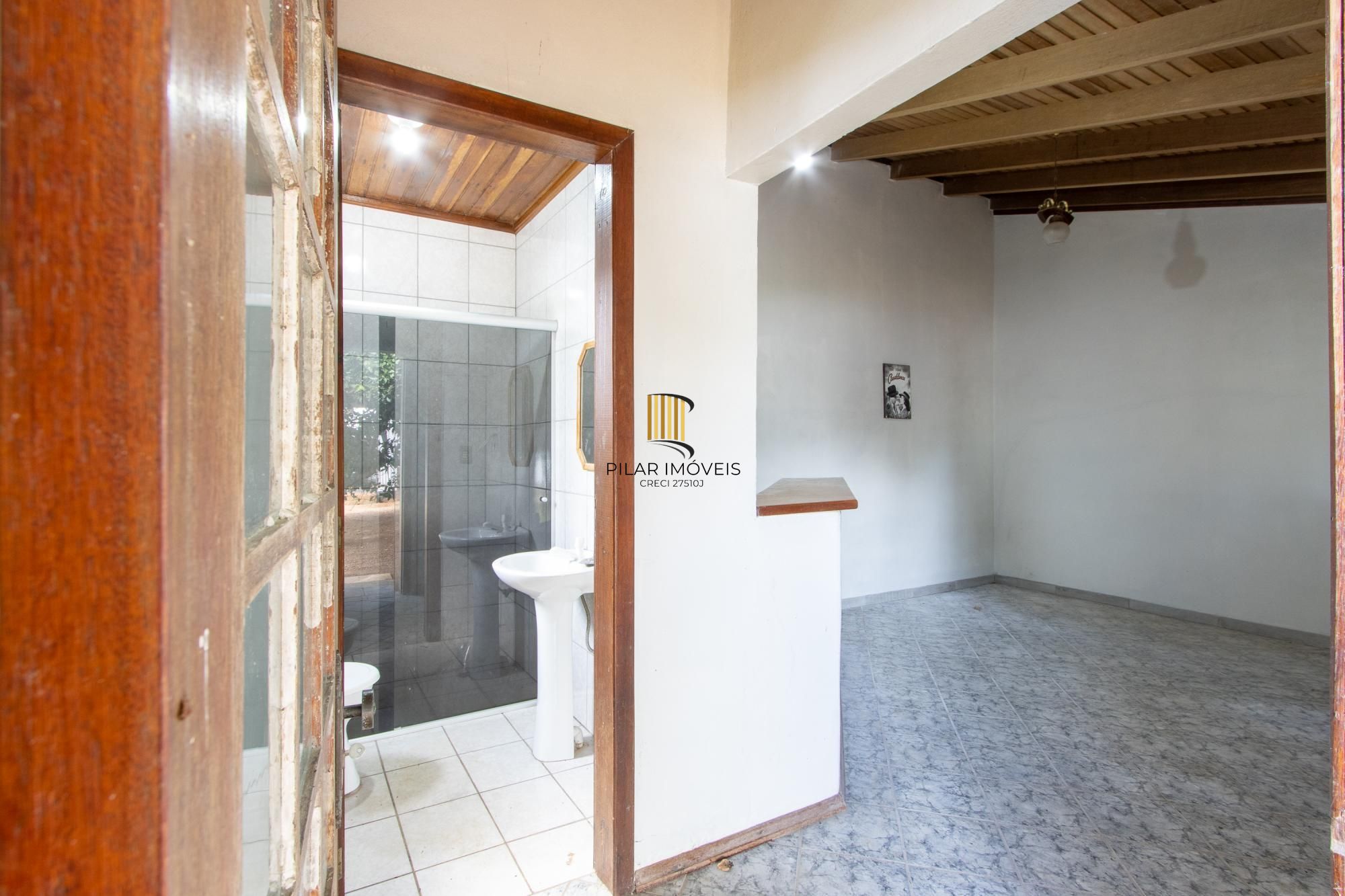 Casa em Vila Nova, Porto Alegre! Com 160m² de área privativa e um total de 899m²