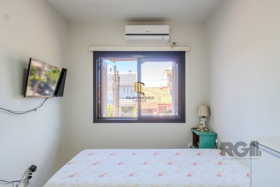 Casa 3 dormitórios no bairro Hípica