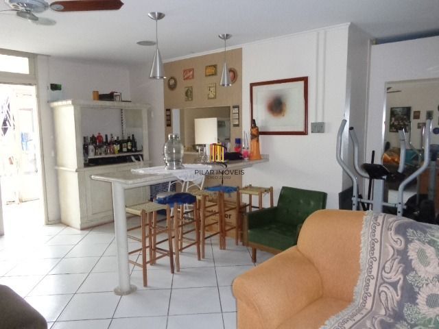 Casa para Venda - 330m², 5 dormitórios, sendo 1 suites, 7 vagas - Menino Deus