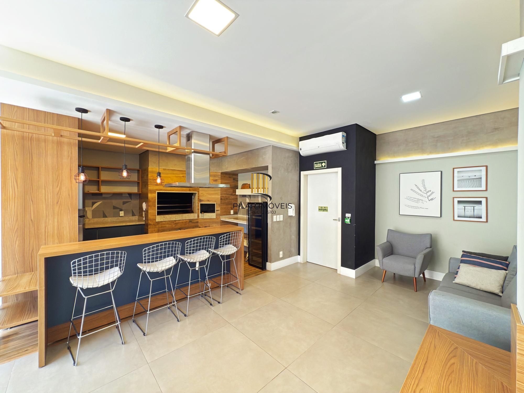 Apartamento 03 Suítes bairro Cristal, 88,97m² de área privativa, semimobiliada e 02 vagas de garagens cobertas.