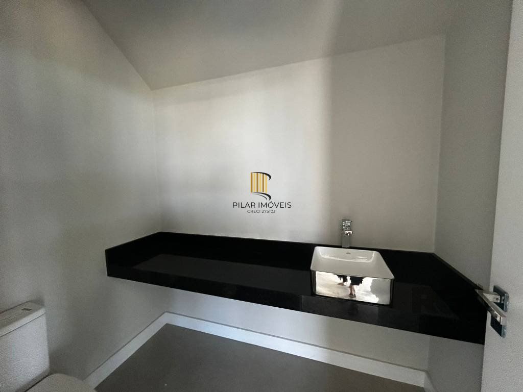 Casa de Condomínio 5 dormitórios no bairro Atlântida Sul