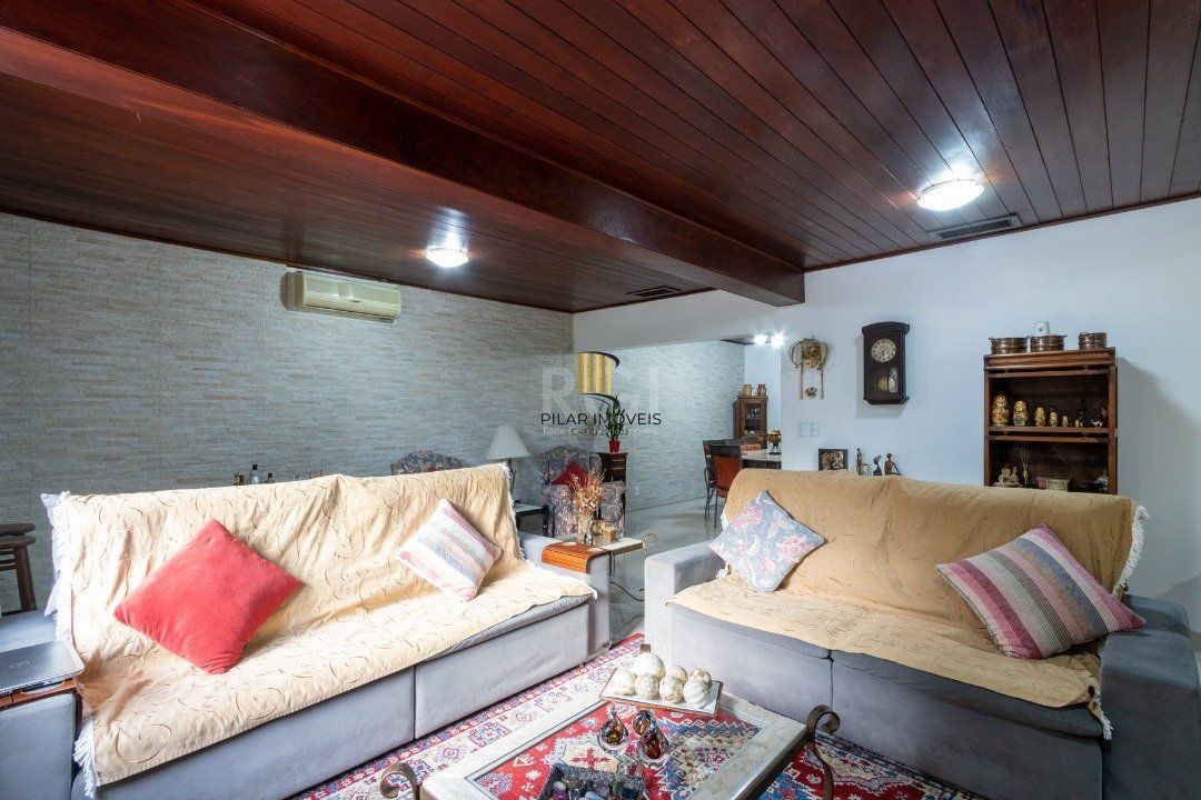 Casa para Venda - 300m², 4 dormitórios, sendo 2 suites, 4 vagas - Vila Assunção