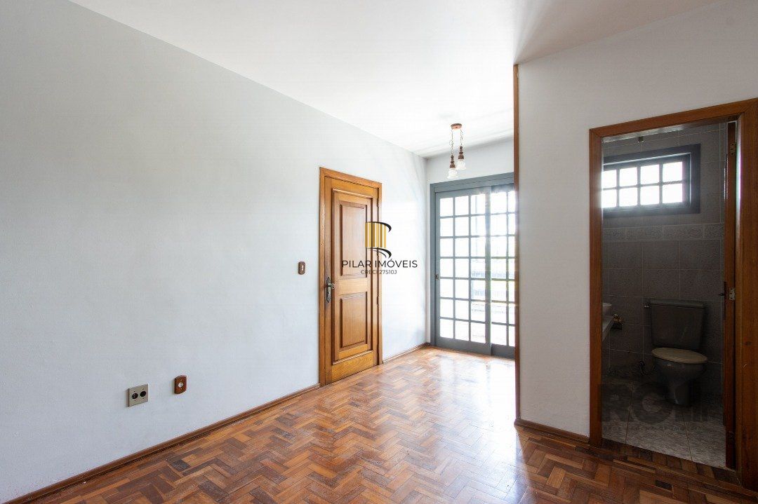 Casa 4 dormitórios no bairro Nonoai