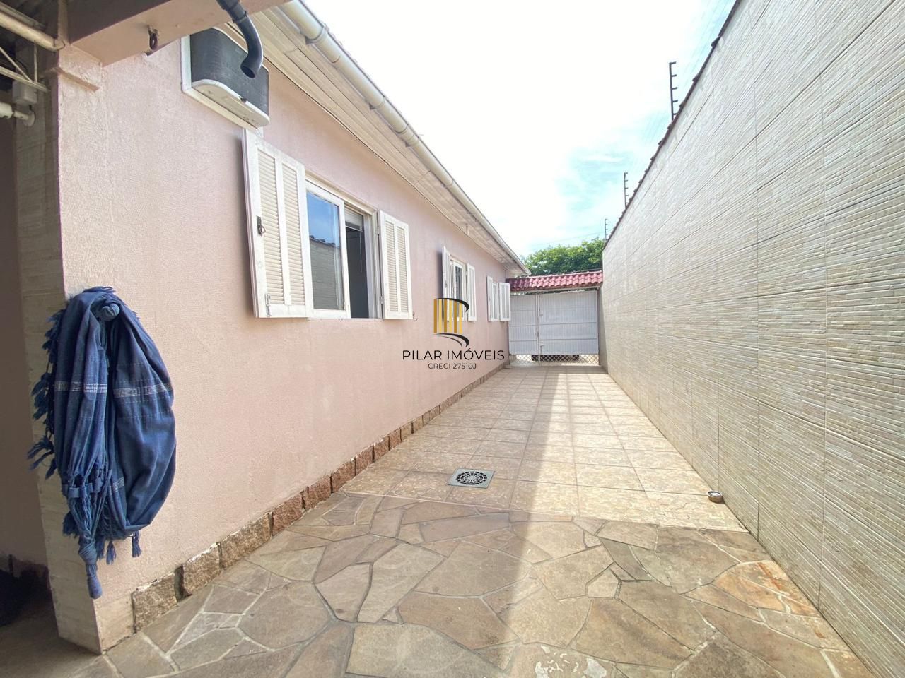 Casa 4 dormitórios I vaga 8 carros I Bairro Camaquã