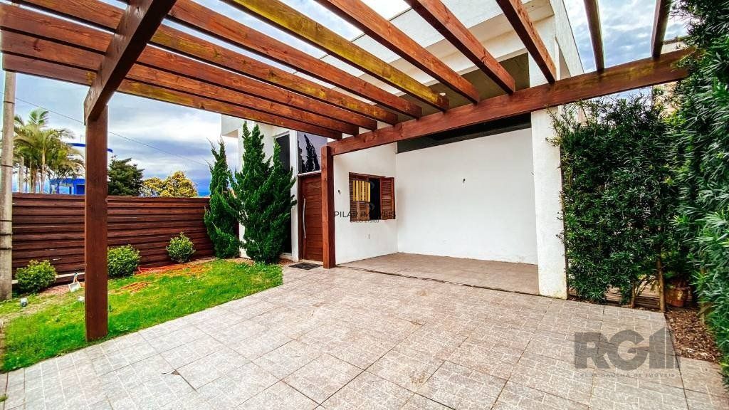 Casa 4 dormitórios no bairro Atlântida
