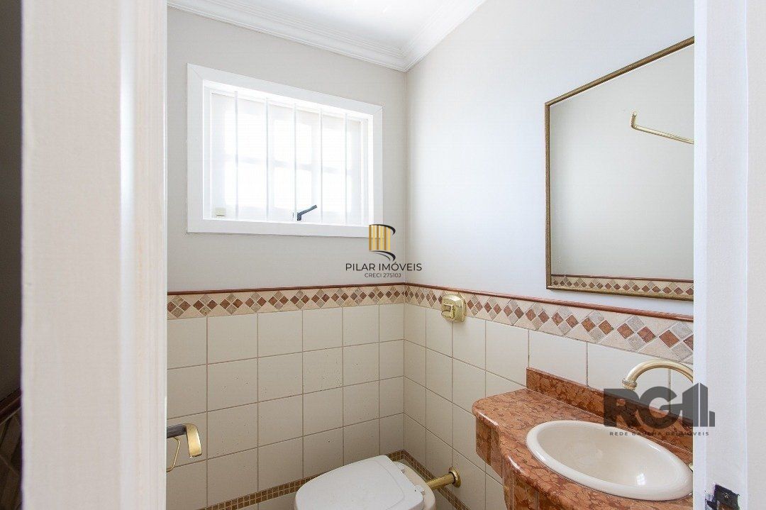 BELO SOBRADO, 3 QUARTOS, 1 SUITE, PISCINA, 320m² PRIVATIVOS - TRISTEZA