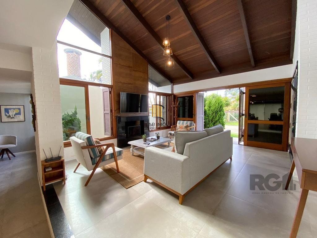 CASA EM ATLANTIDA COM 5 SUÍTES