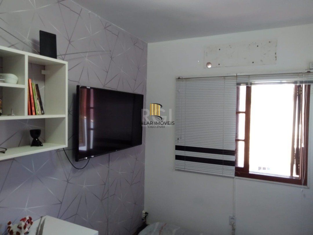 Casa para Venda - 72m², 2 dormitórios, 1 vaga - Hípica