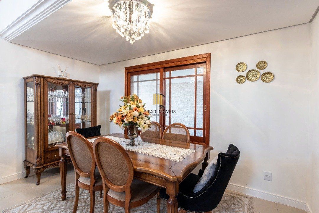 Casa para Venda - 293.76m², 3 dormitórios, sendo 1 suites, 6 vagas - Guarujá
