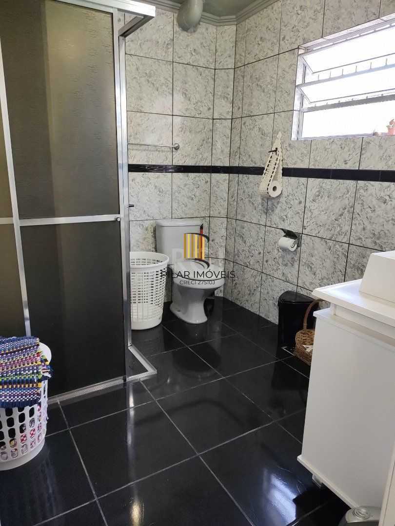 Casa 3 dormitórios no bairro Partenon