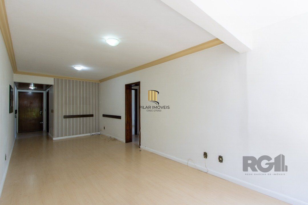 Apartamento, 2 dormitórios, bairro Cristal.