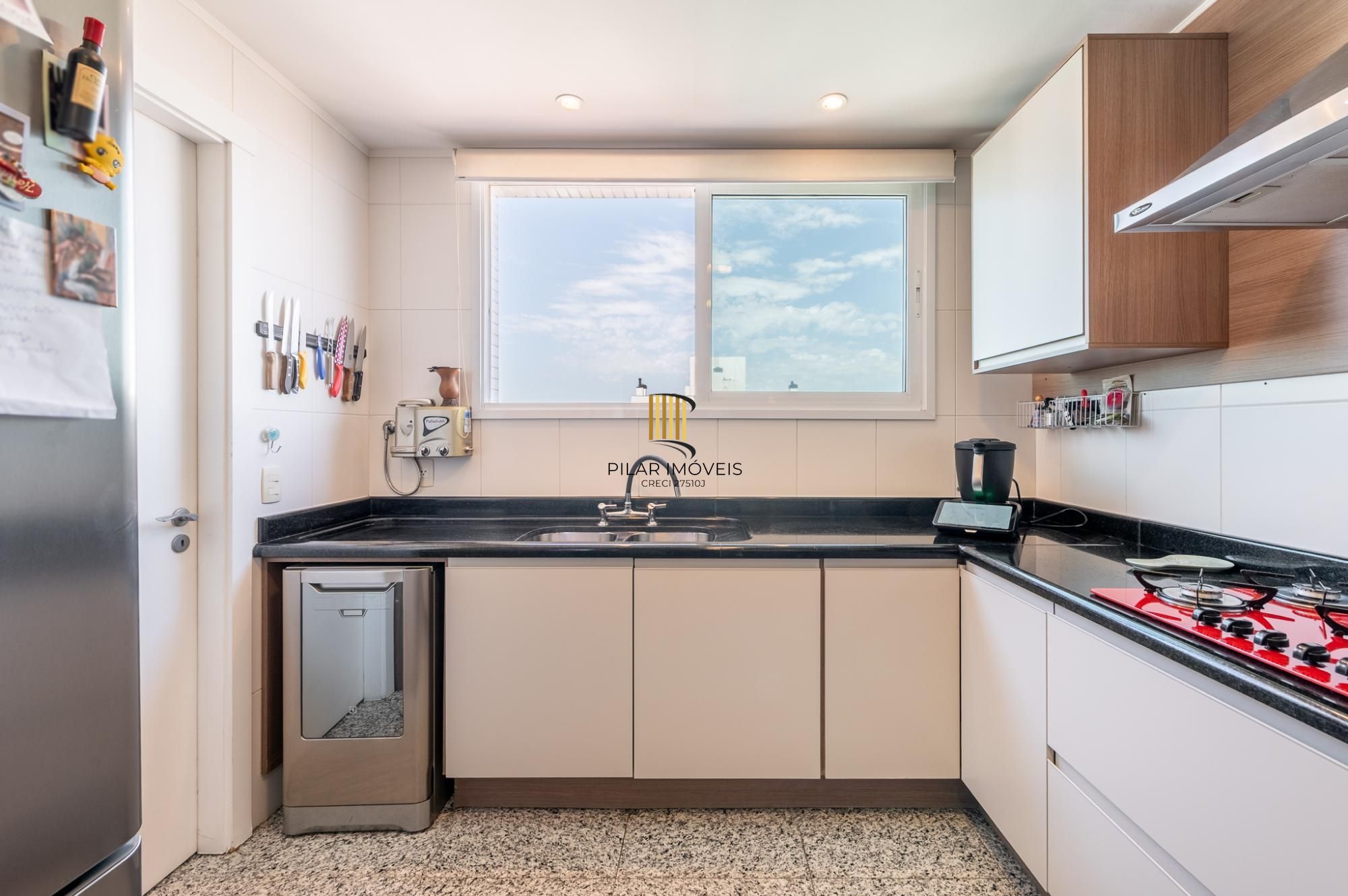 Apartamento com 204m², 3 dorm, 5 vagas no Petrópolis