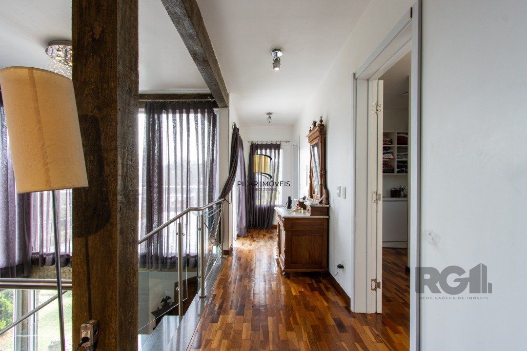 Casa de Condomínio 4 dormitórios no bairro Vila Nova