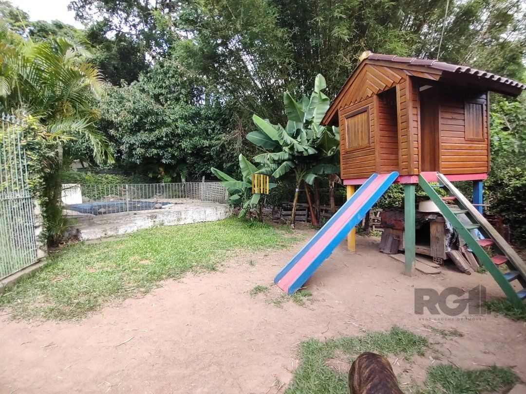 Casa térrea, 2 quartos, edícula com 2 quartos, pático, piscina - Bairro Cavalhado